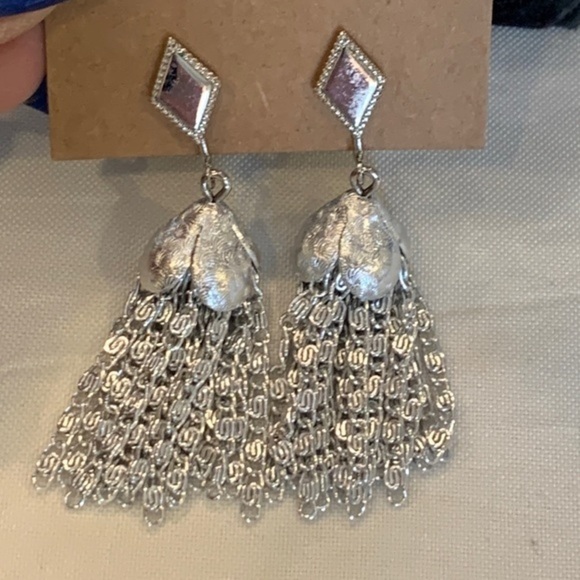 Sara Coventry clip on silver tassel dangle Collectable vintage statement - Picture 1 of 6